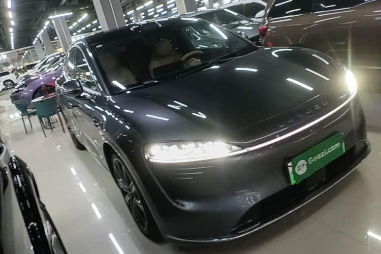 Used Hima Luxeed R7 2025 Extended-Range 331km Ultra Front Right 45 Deg