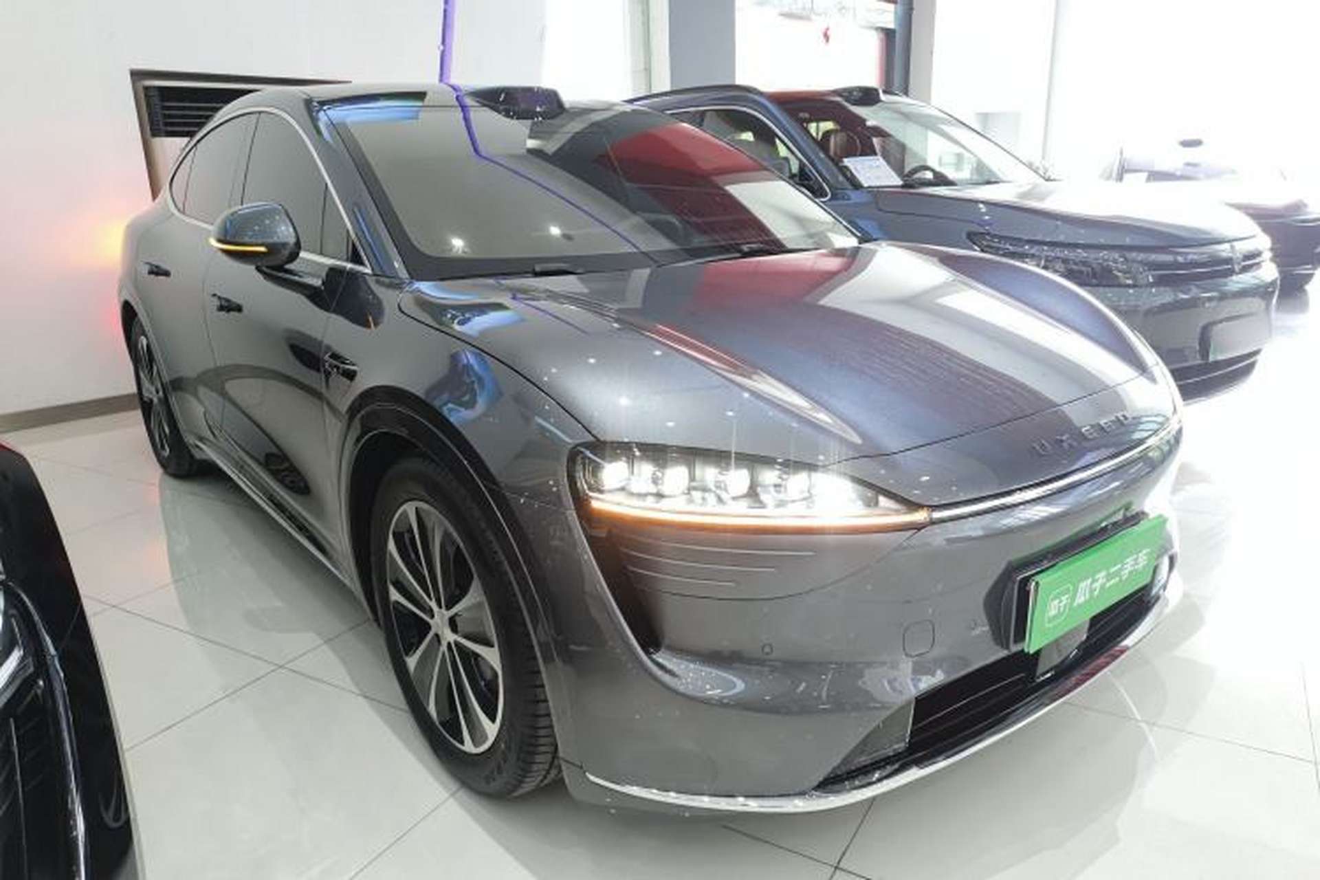 Used Hima Luxeed R7 2025 Range-Extended Version 251 km Max Front Right 45 Deg