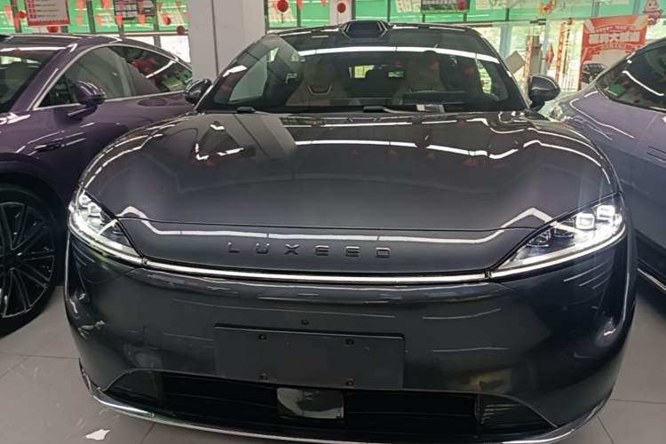 Used Hima Luxeed R7 2025 Range-Extended Version 251 km Max Front
