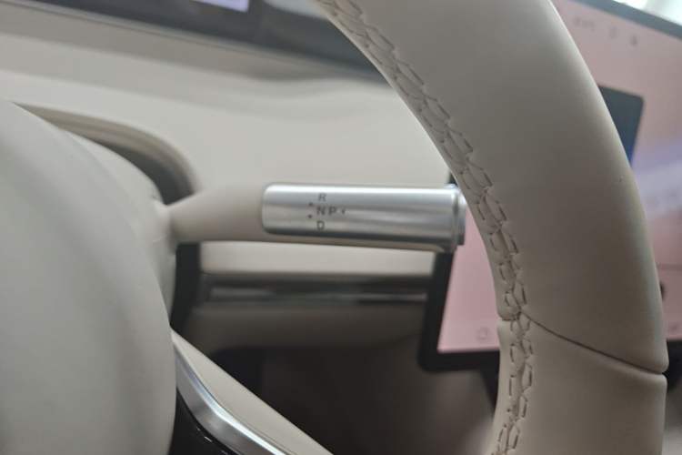 Used Hima Luxeed R7 2025 Extended-Range 251km Pro Gear Lever