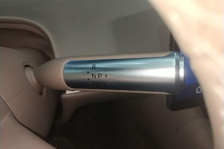 Used Hima Luxeed R7 2025 Range-Extended Version 251 km Max Gear Lever