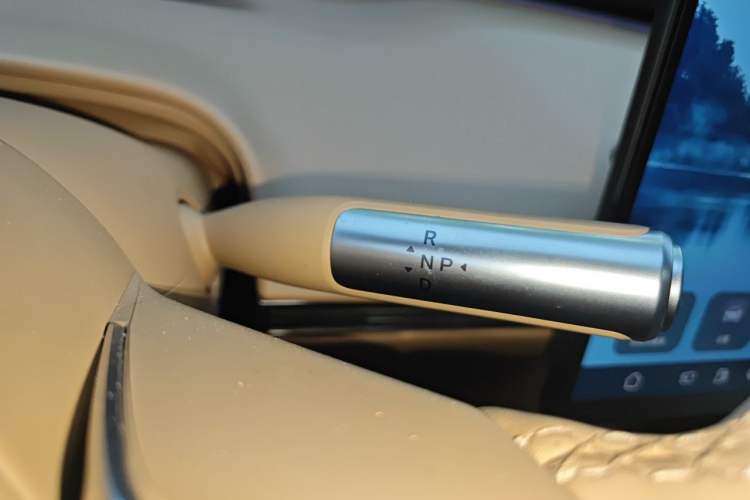 Used Hima Luxeed R7 2025 Extended-Range 251km Pro Gear Lever