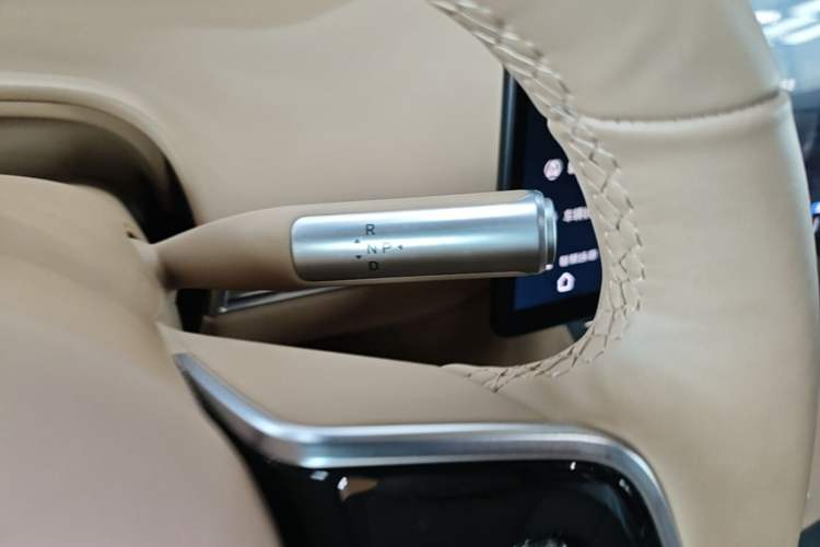 Used Hima Luxeed R7 2025 Extended-Range 251km Pro Gear Lever