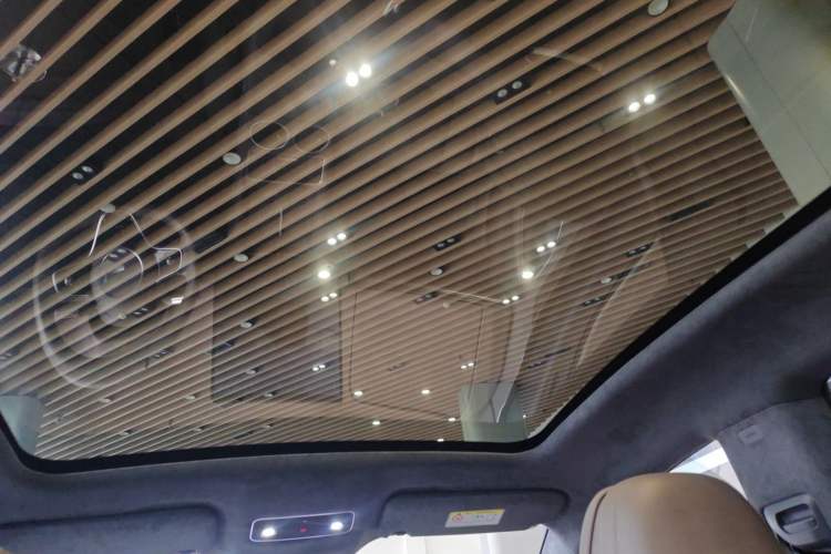 Used Hima Luxeed R7 2025 Range-Extended Version 251 km Max Headliner