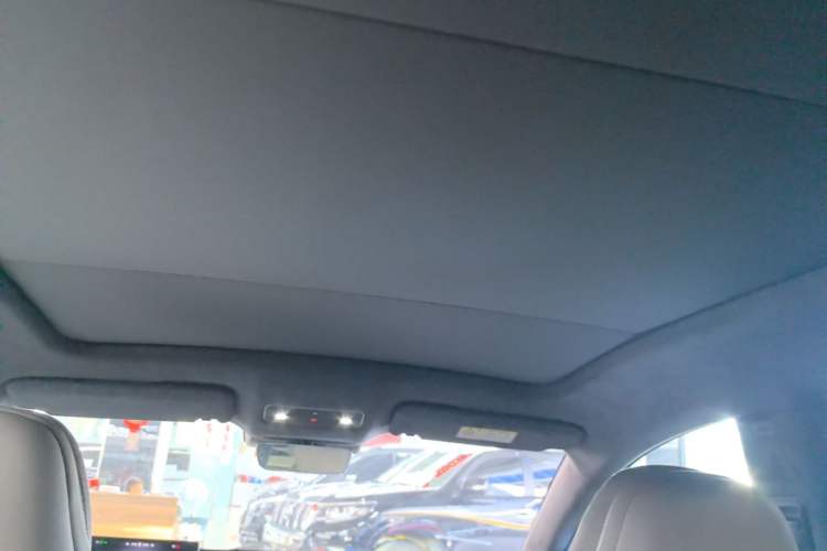 Used Hima Luxeed R7 2025 Range-Extended Version 251 km Max Headliner