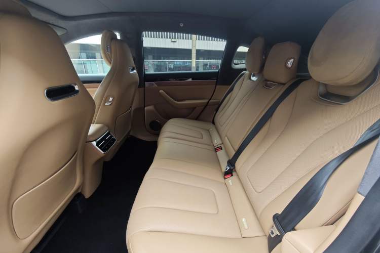 Used Hima Luxeed R7 2025 Range-Extended Version 251 km Max Interior 12