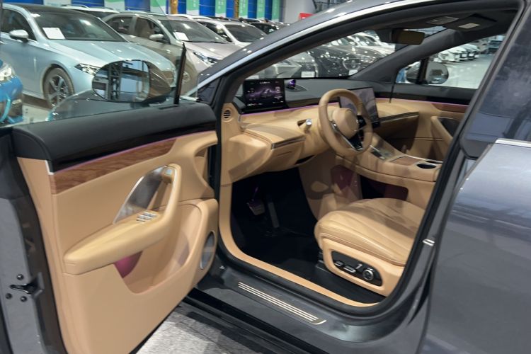 Used Hima Luxeed R7 2025 Extended-Range 331km Ultra Interior 2