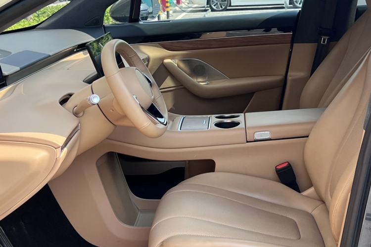 Used Hima Luxeed R7 2025 Extended-Range 331km Ultra Interior 2