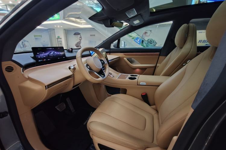 Used Hima Luxeed R7 2025 Extended-Range 331km Ultra Interior 2