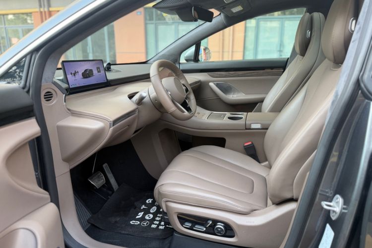 Used Hima Luxeed R7 2025 Range-Extended Version 251 km Max Interior 2