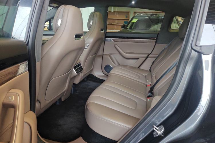 Used Hima Luxeed R7 2025 Range-Extended Version 251 km Max Interior 4