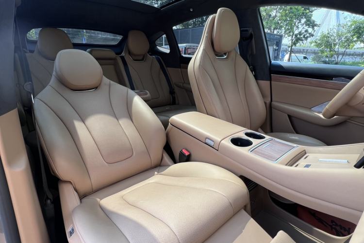 Used Hima Luxeed R7 2025 Extended-Range 331km Ultra Interior 5