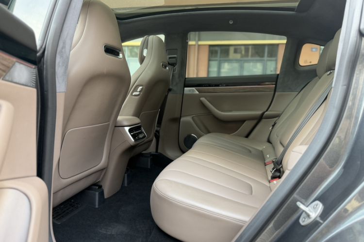 Used Hima Luxeed R7 2025 Range-Extended Version 251 km Max Interior 5