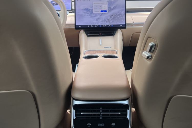 Used Hima Luxeed R7 2025 Extended-Range 331km Ultra Interior 6