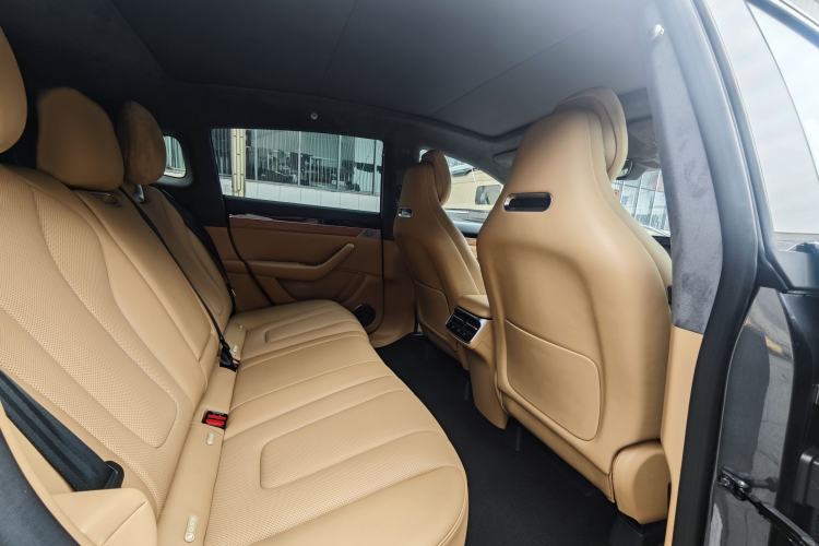Used Hima Luxeed R7 2025 Range-Extended Version 251 km Max Interior 6