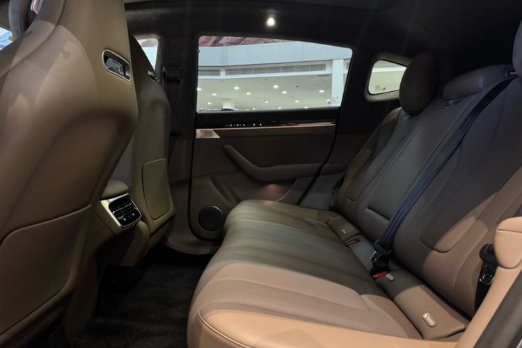 Used Hima Luxeed R7 2025 Range-Extended Version 251 km Max Interior 7
