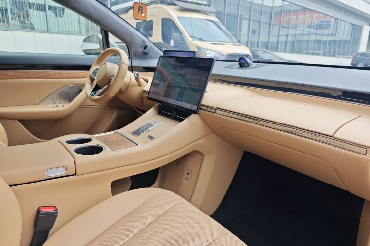 Used Hima Luxeed R7 2025 Range-Extended Version 251 km Max Interior 7