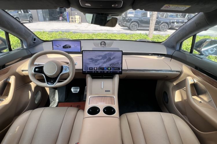 Used Hima Luxeed R7 2025 Extended-Range 331km Ultra Interior 8