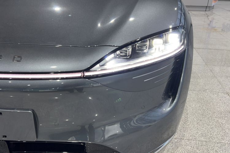 Used Hima Luxeed R7 2025 Extended-Range 331km Ultra Left Front Headlight