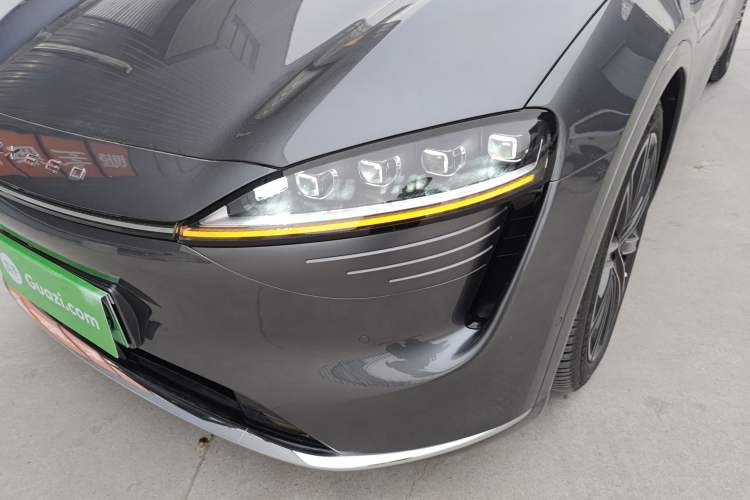 Used Hima Luxeed R7 2025 Extended-Range 331km Ultra Left Front Headlight
