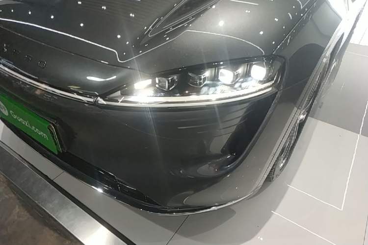 Used Hima Luxeed R7 2025 Range-Extended Version 251 km Max Left Front Headlight