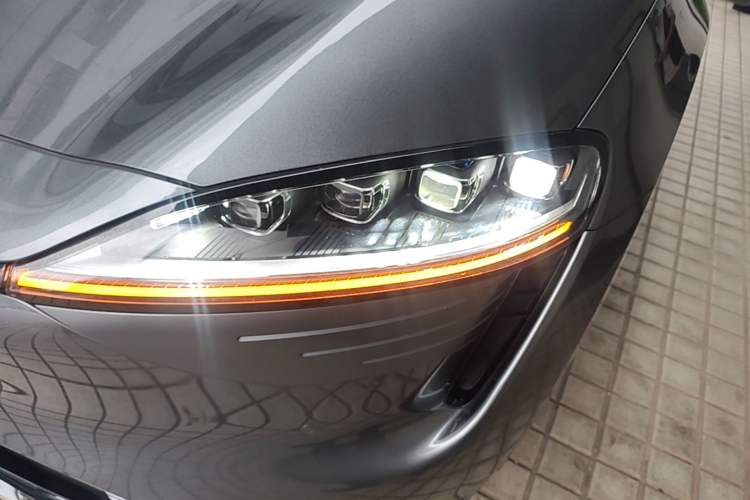 Used Hima Luxeed R7 2025 Extended-Range 331km Ultra Left Front Headlight