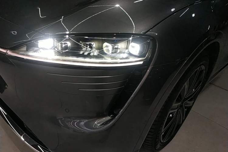 Used Hima Luxeed R7 2025 Extended-Range 331km Ultra Left Front Headlight