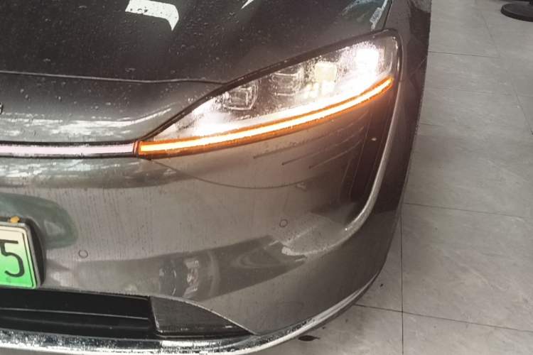 Used Hima Luxeed R7 2025 Extended-Range 331km Ultra Left Front Headlight
