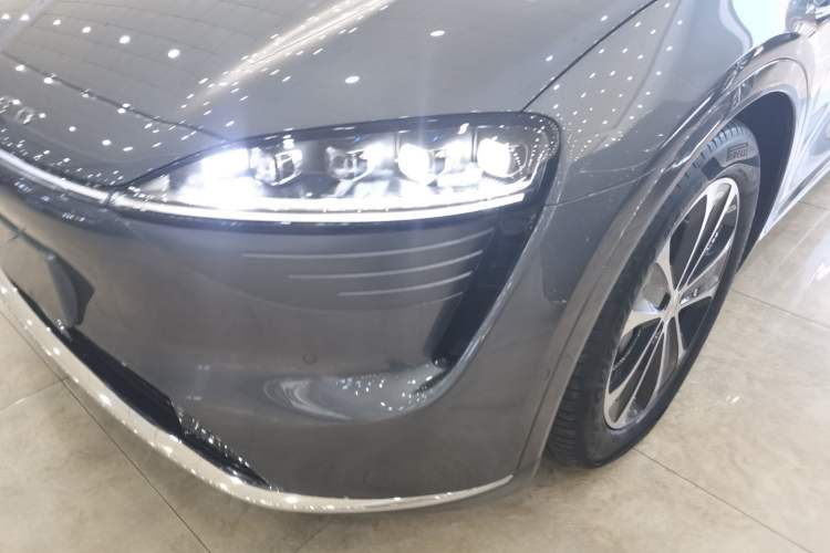 Used Hima Luxeed R7 2025 Range-Extended Version 251 km Max Left Front Headlight