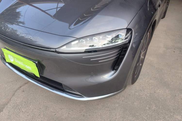 Used Hima Luxeed R7 2025 Range-Extended Version 251 km Max Left Front Headlight