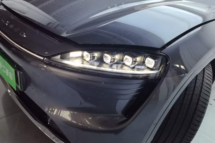 Used Hima Luxeed R7 2025 Range-Extended Version 251 km Max Left Front Headlight
