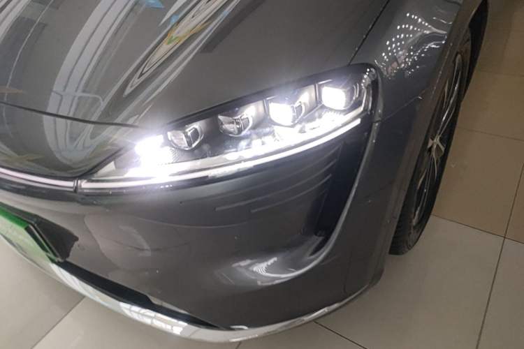 Used Hima Luxeed R7 2025 Range-Extended Version 251 km Max Left Front Headlight