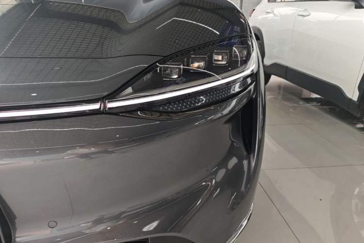 Used Hima Luxeed R7 2025 Extended-Range 331km Ultra Left Front Headlight
