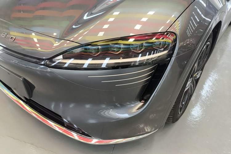 Used Hima Luxeed R7 2025 Extended-Range 331km Ultra Left Front Headlight