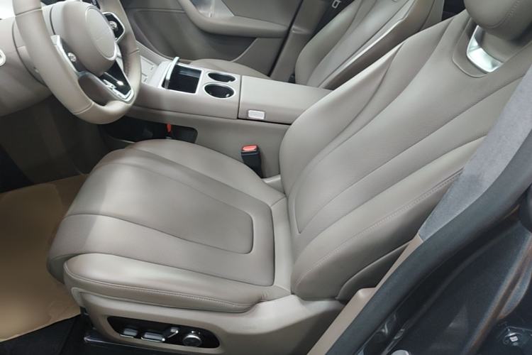 Used Hima Luxeed R7 2025 Range-Extended Version 251 km Max Left Front Seat