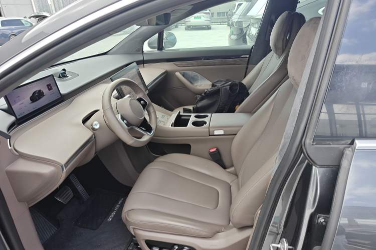 Used Hima Luxeed R7 2025 Range-Extended Version 251 km Max Left Front Seat