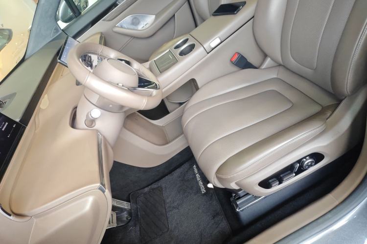 Used Hima Luxeed R7 2025 Range-Extended Version 251 km Max Left Front Seat