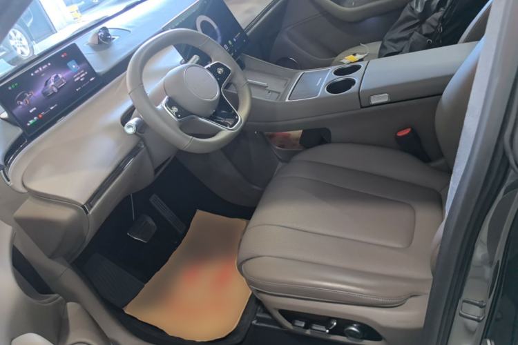 Used Hima Luxeed R7 2025 Range-Extended Version 251 km Max Left Front Seat