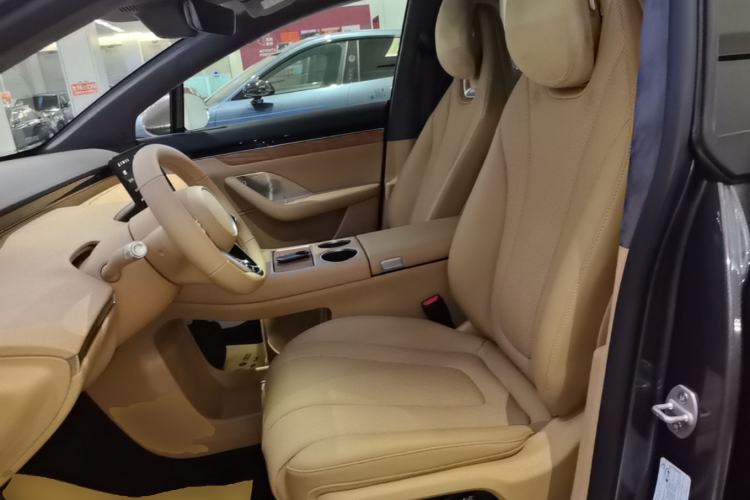 Used Hima Luxeed R7 2025 Range-Extended Version 251 km Max Left Front Seat