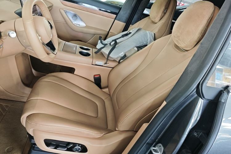 Used Hima Luxeed R7 2025 Extended-Range 251km Pro Left Front Seat