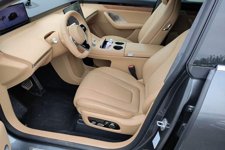 Used Hima Luxeed R7 2025 Extended-Range 331km Ultra Left Front Seat