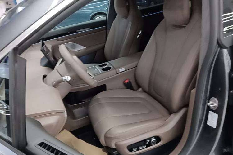 Used Hima Luxeed R7 2025 Range-Extended Version 251 km Max Left Front Seat