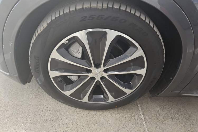 Used Hima Luxeed R7 2025 Extended-Range 251km Pro Left Front Wheel Hub