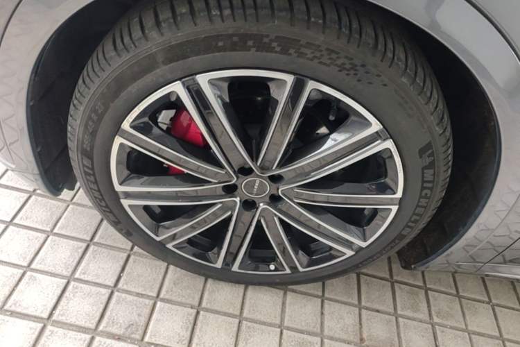 Used Hima Luxeed R7 2025 Extended-Range 331km Ultra Left Front Wheel Hub