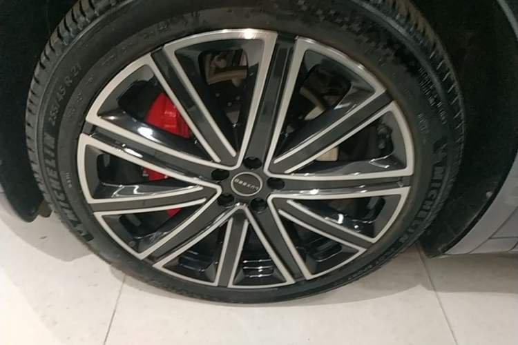 Used Hima Luxeed R7 2025 Extended-Range 331km Ultra Left Front Wheel Hub