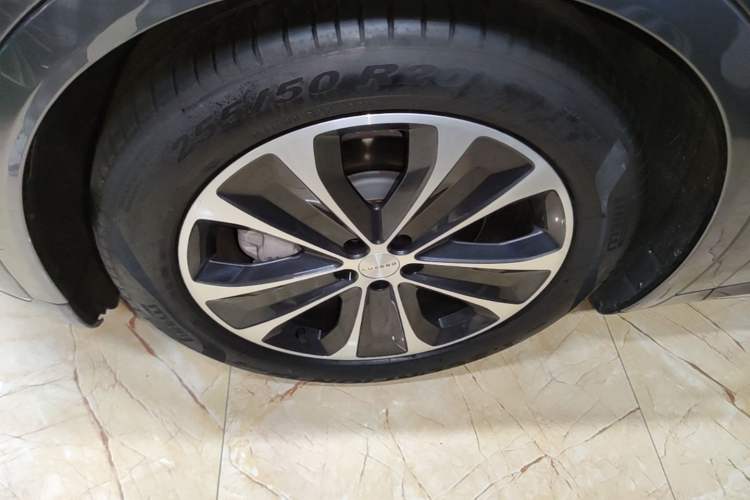 Used Hima Luxeed R7 2025 Range-Extended Version 251 km Max Left Front Wheel Hub
