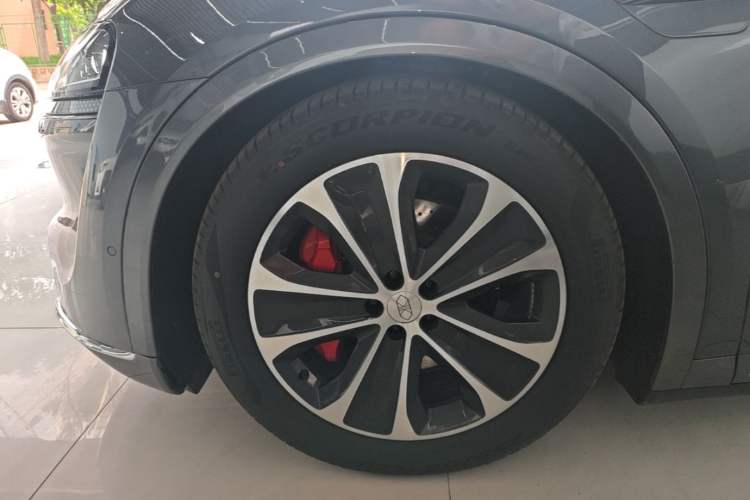 Used Hima Luxeed R7 2025 Extended-Range 331km Ultra Left Front Wheel Hub