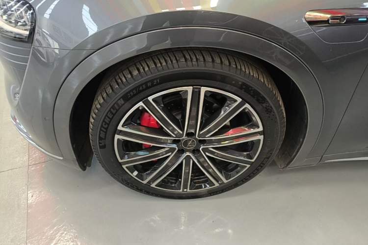 Used Hima Luxeed R7 2025 Extended-Range 331km Ultra Left Front Wheel Hub