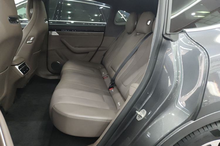 Used Hima Luxeed R7 2025 Range-Extended Version 251 km Max Left Rear Seat