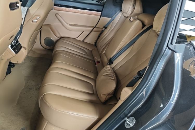 Used Hima Luxeed R7 2025 Extended-Range 251km Pro Left Rear Seat